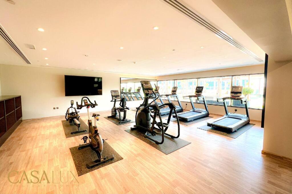 Lovely Big Studio W/ Burj Khalifa View In Downtown ดูไบ ภายนอก รูปภาพ