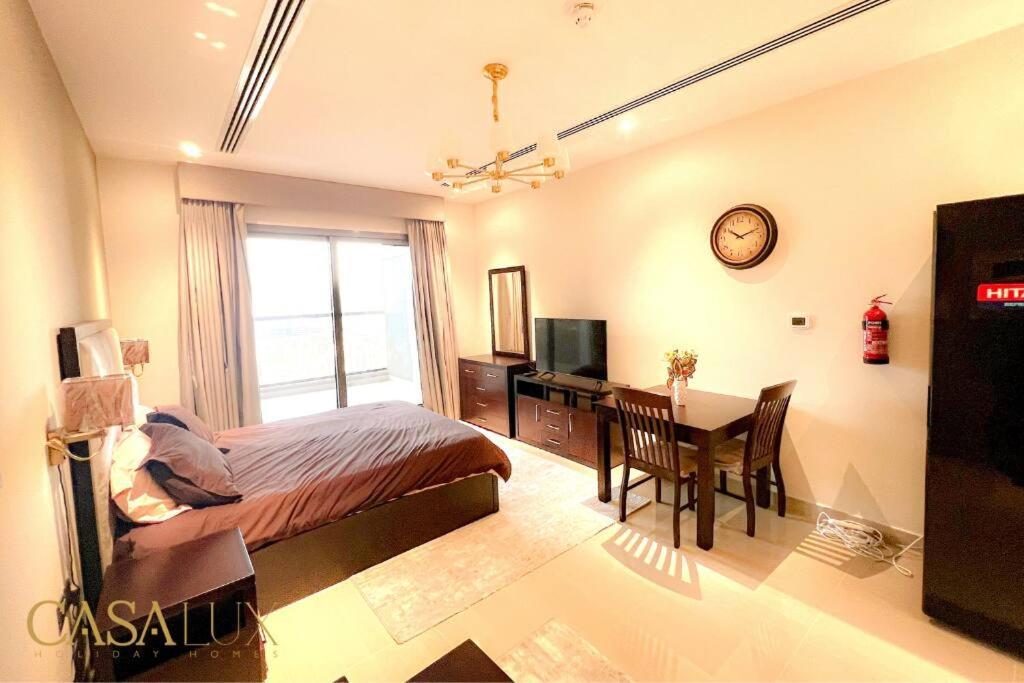 Lovely Big Studio W/ Burj Khalifa View In Downtown ดูไบ ภายนอก รูปภาพ